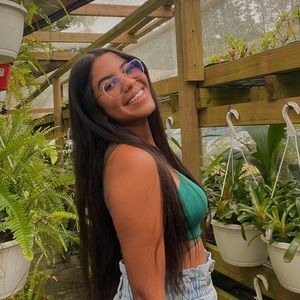 Meet your Posher, Briana